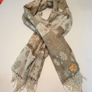 Primo Filo Italia Scarf Made in‎ Italy Beige Floral Snowflake Fringe Wrap Shawl